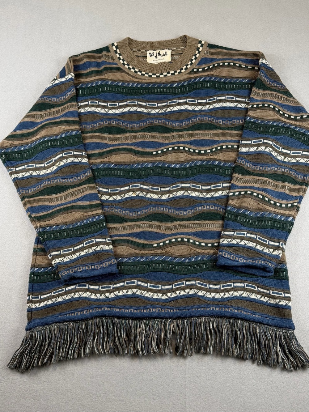 Fringed vintage Patterned Crewneck Sweater in Brown and Blue